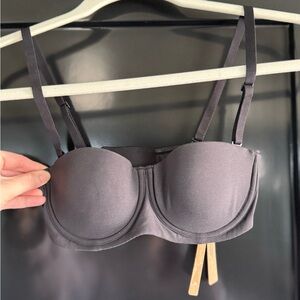 Skims Removable Straps Bra